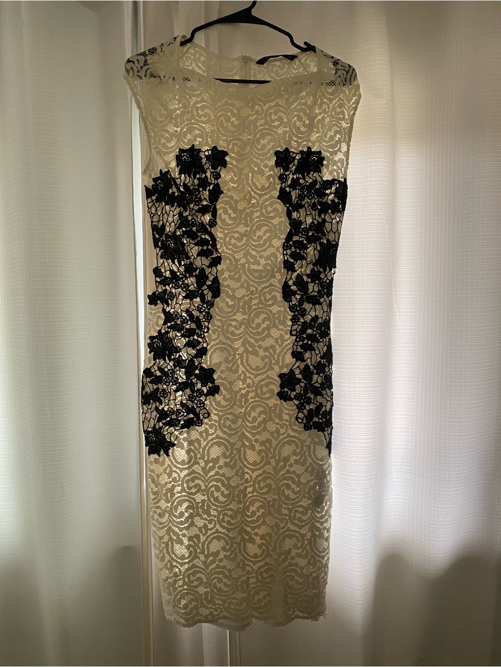 ZARA woman Women's ivory black Floral Lace Sheath Midi Dress large